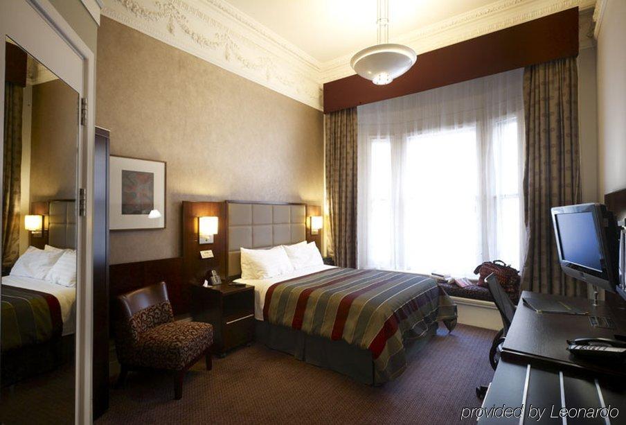 The Grand At Trafalgar Square Hotel London Room photo