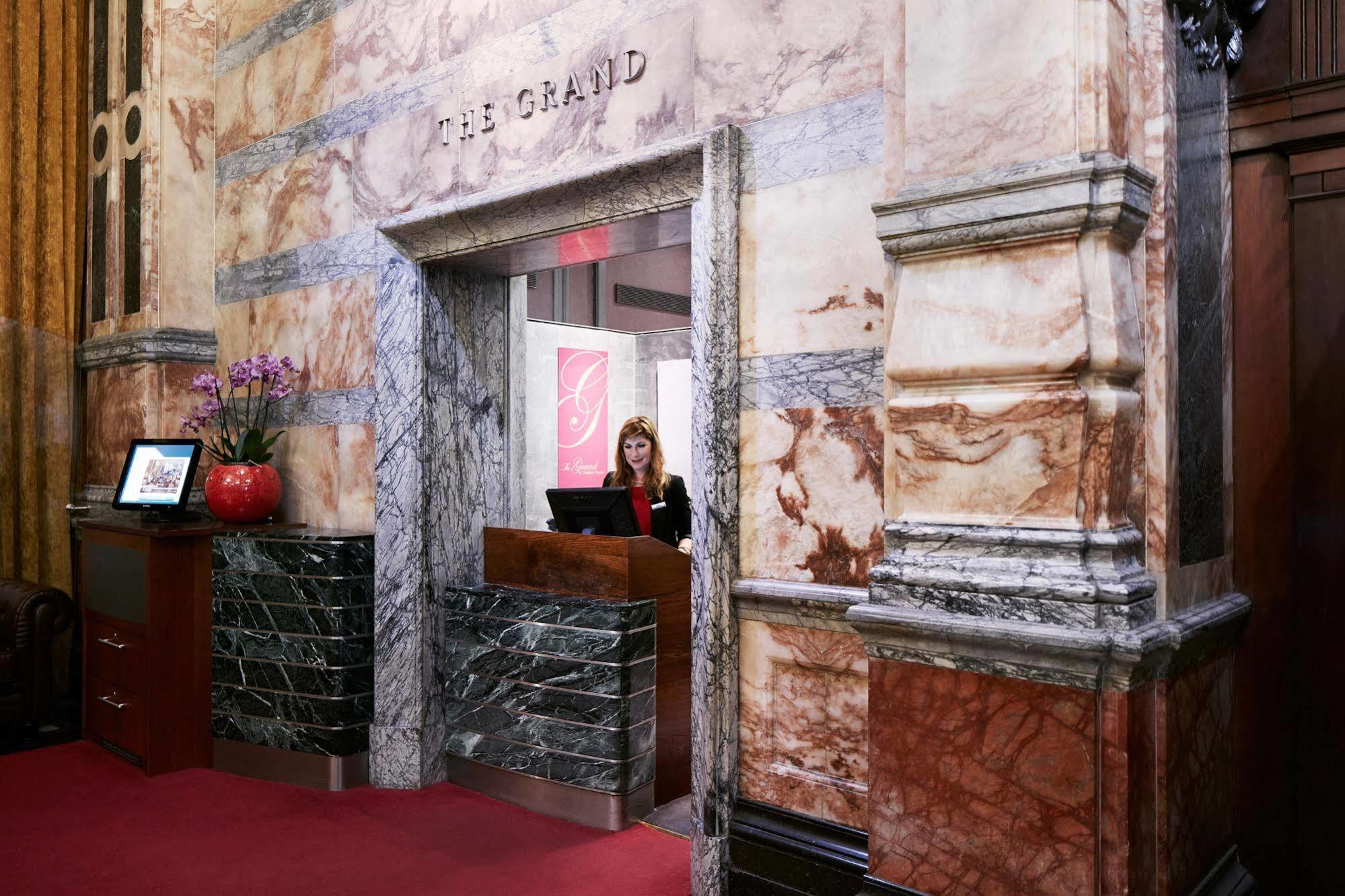 The Grand At Trafalgar Square Hotel London Exterior photo